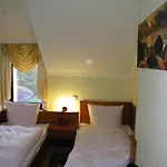 Hotel Restauracja Tawerna Gliwice - Duzy Parking Gratis Niewiesze