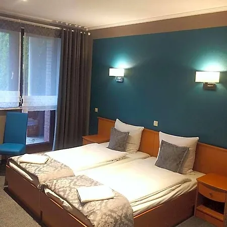 Restauracja Tawerna Gliwice - Duzy Parking Gratis Hotel 2*