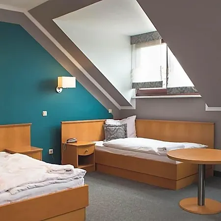 Restauracja Tawerna Gliwice - Duzy Parking Gratis Hotel 2*