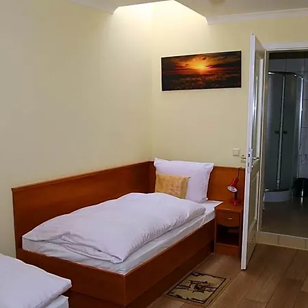 Restauracja Tawerna Gliwice - Duzy Parking Gratis Hotel 2*