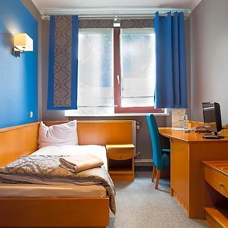 Hotel Restauracja Tawerna Gliwice - Duzy Parking Gratis 2*