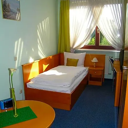 Restauracja Tawerna Gliwice - Duzy Parking Gratis Hotel 2*