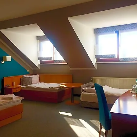 Hotel Restauracja Tawerna Gliwice - Duzy Parking Gratis 2*