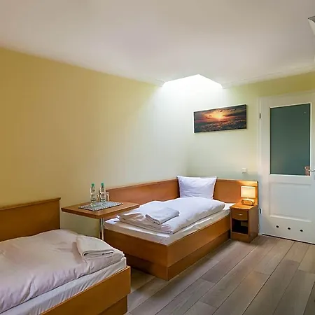 Hotel Restauracja Tawerna Gliwice - Duzy Parking Gratis Niewiesze