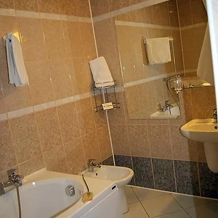 Restauracja Tawerna Gliwice - Duzy Parking Gratis Hotel Niewiesze