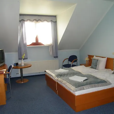 Hotel Restauracja Tawerna Gliwice - Duzy Parking Gratis