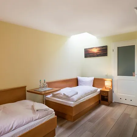 Restauracja Tawerna Gliwice - Duzy Parking Gratis 酒店 2*
