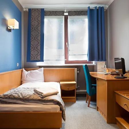 Restauracja Tawerna Gliwice - Duzy Parking Gratis 酒店