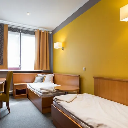 Restauracja Tawerna Gliwice - Duzy Parking Gratis 酒店 Niewiesze