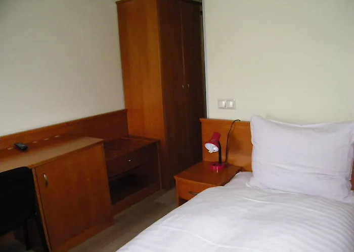 ホテル Restauracja Tawerna Gliwice - Duzy Parking Gratis 2*