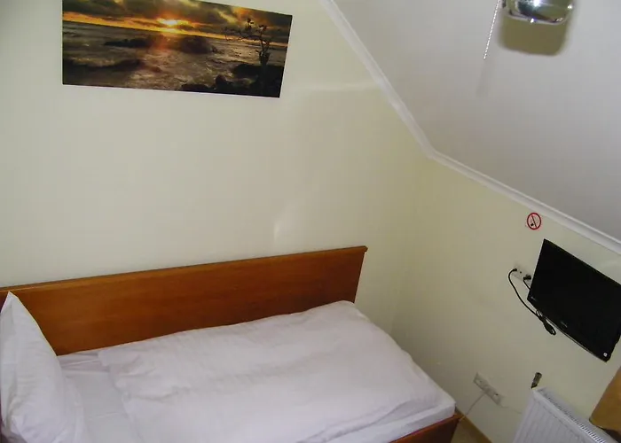 ホテル Restauracja Tawerna Gliwice - Duzy Parking Gratis 2*